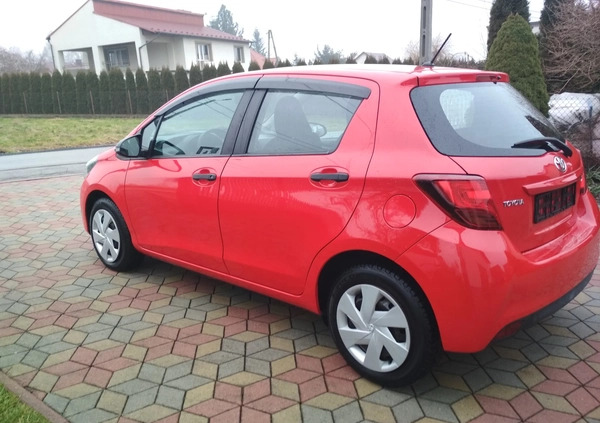 Toyota Yaris cena 33500 przebieg: 140000, rok produkcji 2015 z Wieliczka małe 46